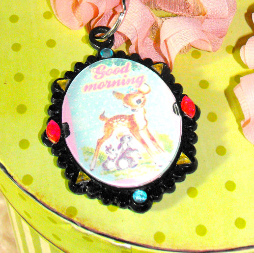 Pendant with mirror
