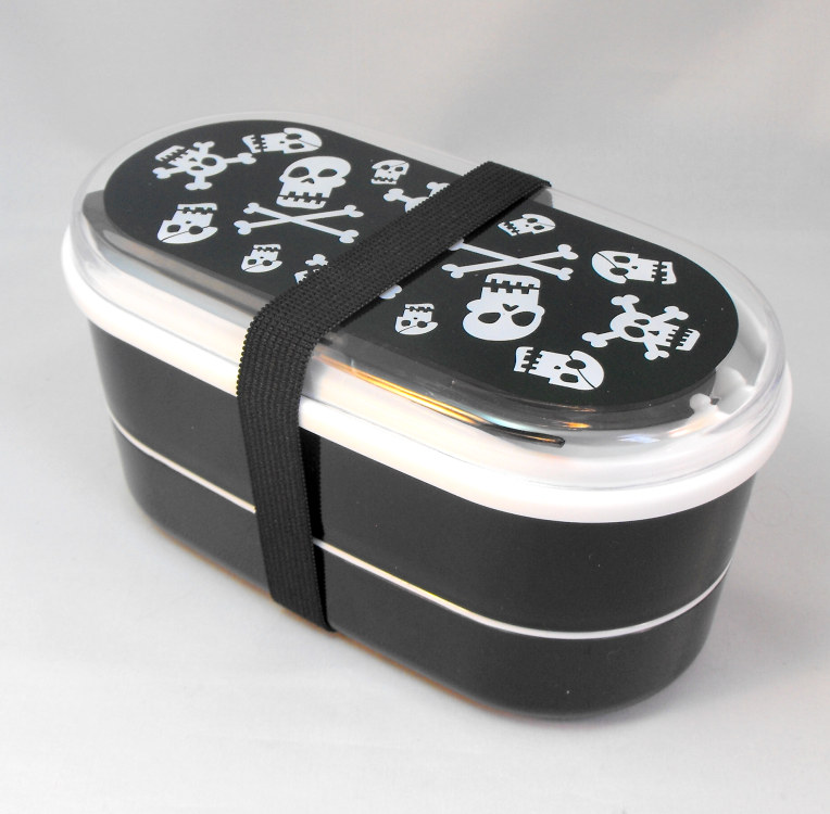 Skull lunch box with cutlery